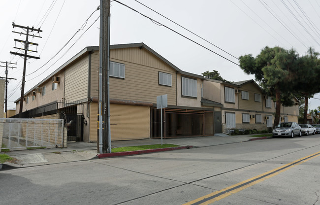 Ardmore Terrace in South Gate, CA - Building Photo - Building Photo