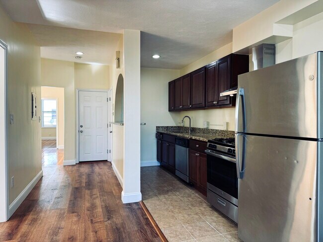 189 Chestnut St, Unit 2 in Chelsea, MA - Foto de edificio - Building Photo