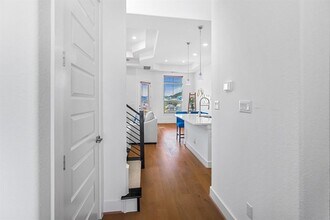 303 Cartwheel Bend in Austin, TX - Building Photo - Building Photo