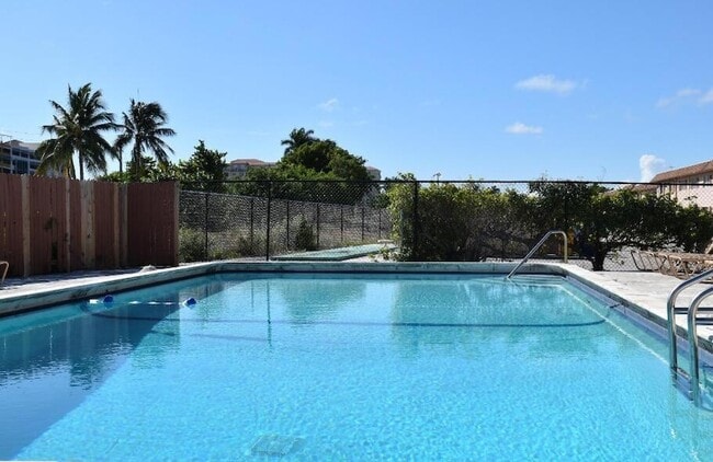 650 SW 2nd Ave, Unit 2520 in Boca Raton, FL - Building Photo - Building Photo