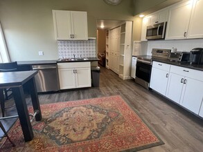 3780 Leasure St-Unit -Unit A in Fairbanks, AK - Building Photo - Building Photo