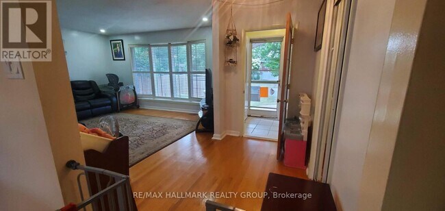 658 Dan Ave in Ottawa, ON - Building Photo - Building Photo