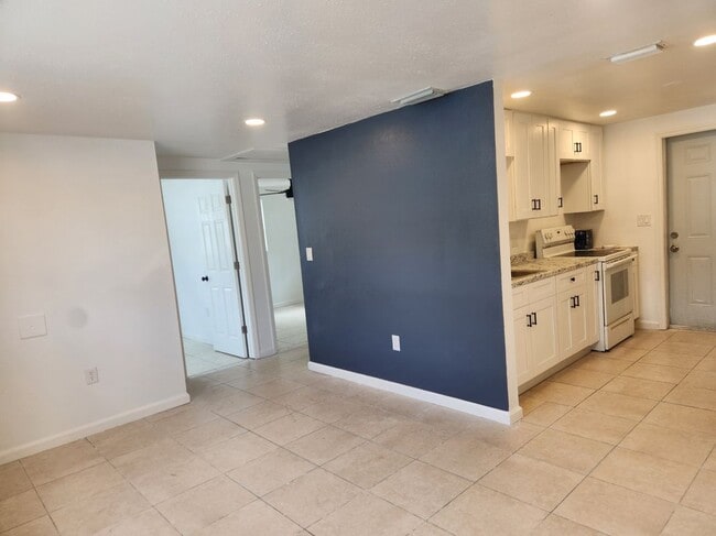 property at 1105 S Prospect Ave