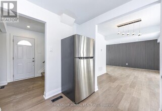 4 Hardcastle Ct in Brampton, ON - Building Photo - Building Photo