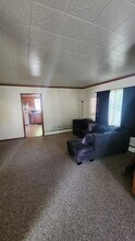 16 Lambert Ave, Unit Lower in Fredonia, NY - Foto de edificio - Building Photo
