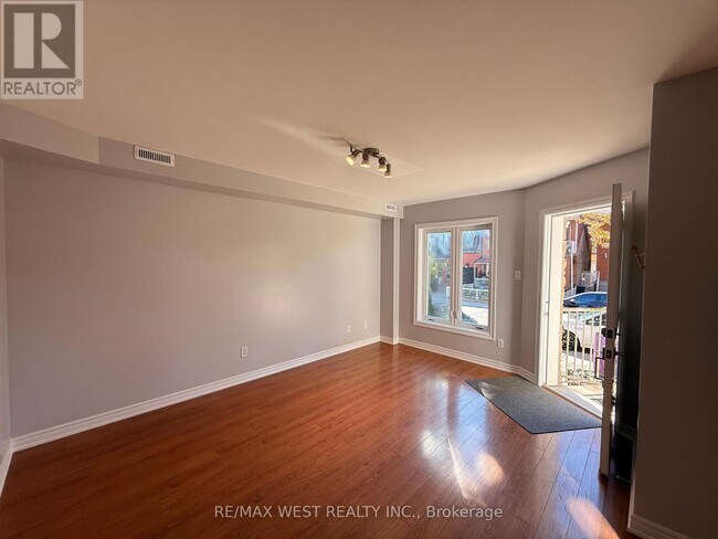 31 Brookfield St in Toronto, ON - Building Photo - Building Photo