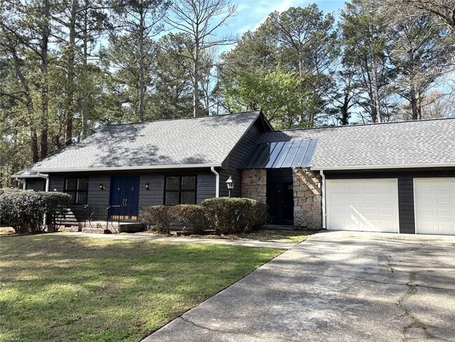 property at 2305 Eastgate Dr SW