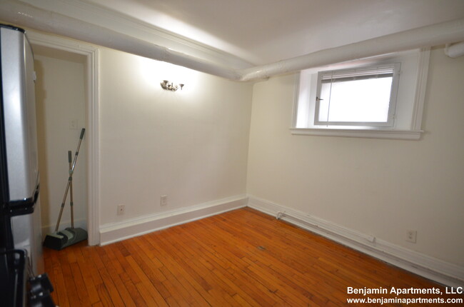 76 Charles St, Unit 2 in Boston, MA - Foto de edificio - Building Photo
