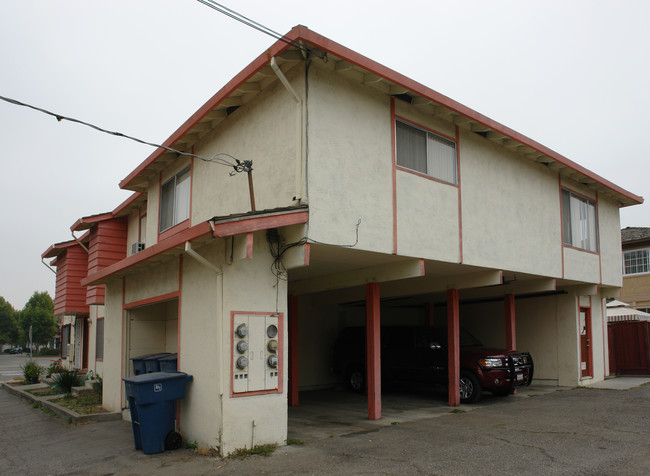 525 N Abel St in Milpitas, CA - Foto de edificio - Building Photo