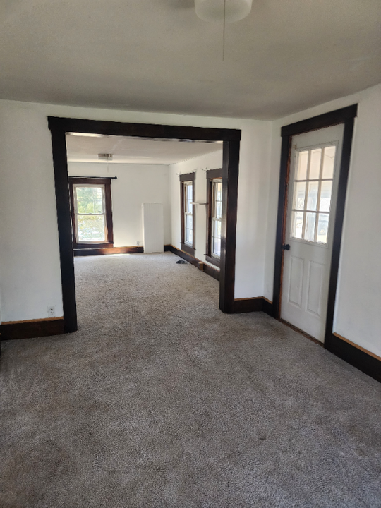 25 Blandford Stage Rd-Unit -2n floor in Russell, MA - Building Photo