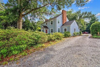 220 Bradford Ave in Fayetteville, NC - Building Photo - Building Photo