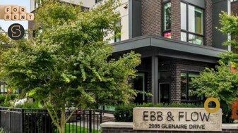 2035 Glenaire Dr in North Vancouver, BC - Building Photo