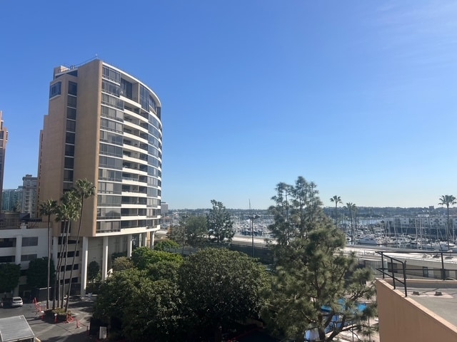 4314 Marina City Dr, Unit 128 in Marina Del Rey, CA - Foto de edificio - Building Photo