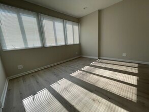 5014 N Major Ave, Unit 2 in Chicago, IL - Foto de edificio - Building Photo