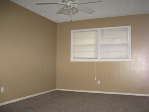 2012 54th St in Lubbock, TX - Building Photo - Building Photo