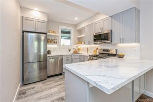 2 Main St in Hastings On Hudson, NY - Building Photo