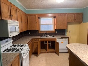 196 Burney Dr in Monroe, LA - Foto de edificio - Building Photo