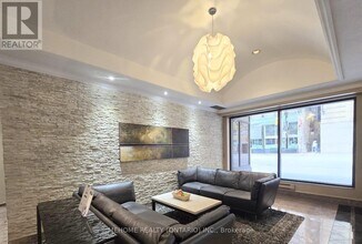 45 Carlton St. in Toronto, ON - Building Photo - Building Photo