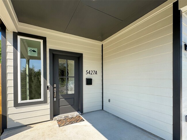 5427 Bellfort Ave in Houston, TX - Building Photo - Building Photo