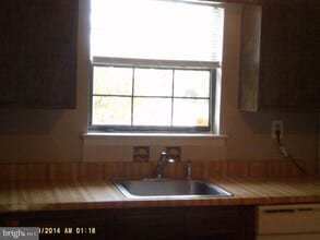 1004 Victoria Ct in Hillsborough Township, NJ - Building Photo - Building Photo