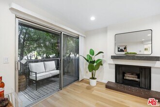 14960 Victory Blvd in Los Angeles, CA - Building Photo - Building Photo