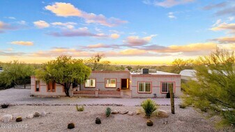 3721 N Sierra Madre Dr in Tucson, AZ - Building Photo
