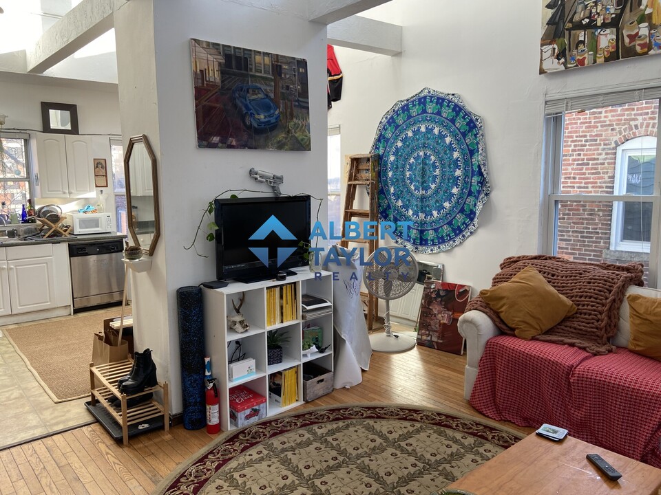 10 Parker Hill Ave, Unit 3 in Boston, MA - Building Photo