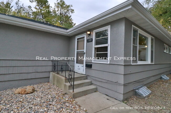 709 E 19th St-Unit -709 in Sioux Falls, SD - Building Photo - Building Photo