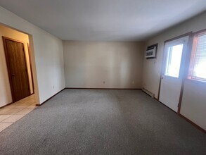 8427 Woodhaven Dr SW-Unit -8427 Woodhaven Dr SW Unit 4A in Byron Center, MI - Building Photo - Building Photo