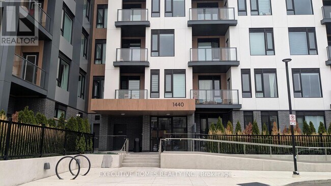 1440 Clarriage Ct in Milton, ON - Building Photo - Building Photo