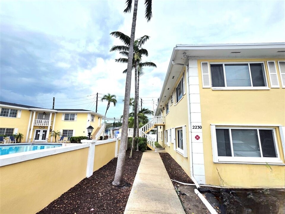 2230 NE 56th Pl in Fort Lauderdale, FL - Building Photo