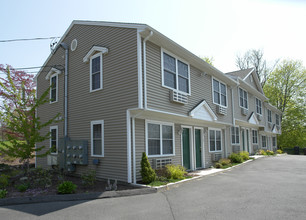 184 Huntington Tpke in Bridgeport, CT - Building Photo - Building Photo