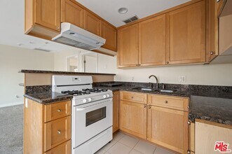 1565 W 218th St in Torrance, CA - Building Photo - Building Photo