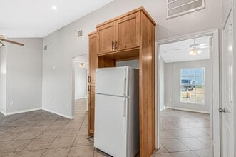 2002 TX-36 in Caldwell, TX - Building Photo - Building Photo