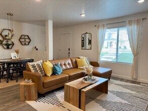 2797 N Airmen Ave in Layton, UT - Building Photo - Building Photo