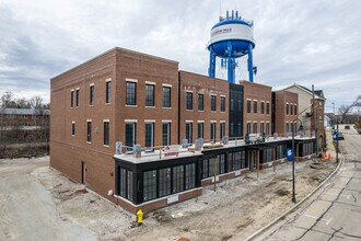 Mycroft Row in Clarendon Hills, IL - Building Photo - Building Photo