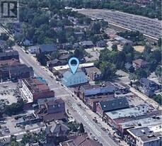 7 Thomas St in Mississauga, ON - Building Photo