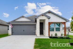 5723 Jayden Pass in Saint Hedwig, TX - Building Photo