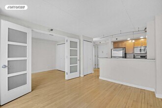 53 Boerum Pl in Brooklyn, NY - Foto de edificio - Building Photo