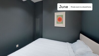 Private bedroom in 2 bed/1 bath Home in New York, NY - Building Photo - Building Photo