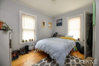 134 Elm St, Unit 1 in Cambridge, MA - Foto de edificio - Building Photo