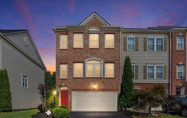 25217 Beach Pl in Chantilly, VA - Building Photo - Building Photo