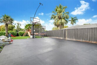 8840 SW 181st Terrace in Palmetto Bay, FL - Building Photo - Building Photo