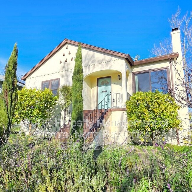 400 Upham St in Petaluma, CA - Building Photo - Building Photo