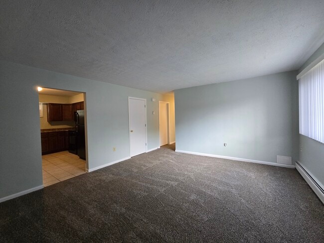 512 Greenfield Ln, Unit 1