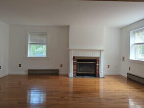 285 Bromley Rd in Henryville, PA - Building Photo - Building Photo