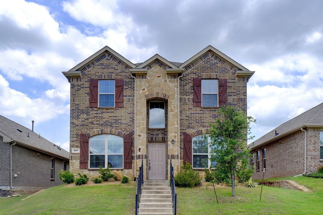5817 Fir Tree Ln in Fort Worth, TX - Building Photo