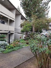 Rochelle Apartments in Portland, OR - Foto de edificio - Building Photo