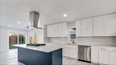 8435 Birchcroft Dr in Dallas, TX - Building Photo - Building Photo