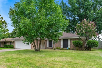 2901 Panhandle Dr in Grapevine, TX - Foto de edificio - Building Photo